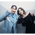 のん、鳴海唯と弾ける笑顔の&ldquo;再会ショット&rdquo;披露「ご縁ですね」