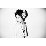 カエラ作品に岡村靖幸ら参戦、国内外12組豪華アーティストと初コラボ。