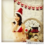 吉川友の&ldquo;エロサンタ&rdquo;に絶賛「もはや反則級！」「わがままボディ」。