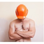 裸で自宅の工事していた男を逮捕