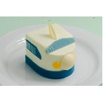 0系新幹線のかわいいスイーツ、先頭車両の形状をムースで再現。