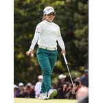 優勝した佐久間　女子ゴルフ