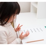 &ldquo;指を折って数える&rdquo;方法、実は子どもの数学能力を飛躍的に高める可能性