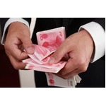 &ldquo;ここは俺払う&rdquo;争いで大けが、久々の再会を祝う会が台無しに。