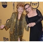 キャリー・フィッシャーと母の葬儀にメリルら