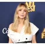 第2子出産後「何も元に戻らなかった」、ジェニファー・ローレンスが&ldquo;豊胸手術&rdquo;へ