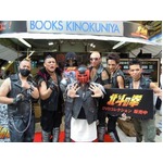 新宿に北斗の拳&ldquo;雑魚キャラ&rdquo;、紀伊國屋書店本店で「世紀末書店」開催。