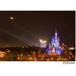 美しきTDRスーパームーン写真、シンデレラ城＆花火と満月が一体に。