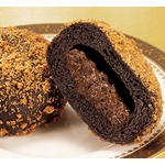 ゴディバ&times;ローソン新作はまさかの&ldquo;カレーパン&rdquo;