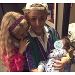 赤ちゃん抱くぺこ＆りゅうちぇるに「親子みたい」