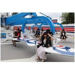 富士急の新絶叫マシンオープン、対決に負けイジリー岡田がフライト。