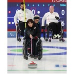 ストーンを放つ小川