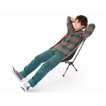 2LのPET大に収納できるイス、携行性に優れながら快適な座り心地。