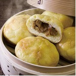 香港発チャーシューメロンパン、ほんのり甘いパンとの組み合わせが絶妙。