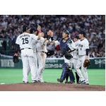 喜ぶ日本代表ナイン　野球