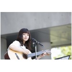 藤原さくらのフリーLIVE大盛況、月9「ラヴソング」主題歌など披露。