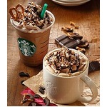スタバのバレンタインドリンク、チョコレート尽くしの季節限定モカ。