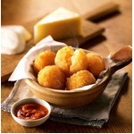 マックが丸いほくほくポテト、新開発のアラビアータソースと一緒に。