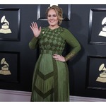 アデルの資産、昨年58億円増えて計181億円