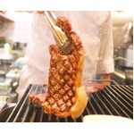 いきなり！ステーキに国産牛肉、米国・豪州産に加え黒毛和牛など導入。