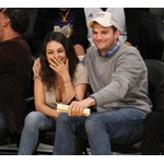 ミラ・クニスの結婚指輪は1万円弱、ハンドメイド売買サイトで購入。