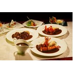 1日10食「至高の1万円カレー」、45年間続く伝統メニューの最高傑作。