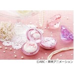 プリキュア初の&ldquo;大人化粧品&rdquo;、フェイスパウダーはコーセーが開発。