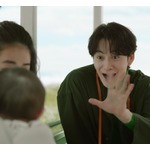 &ldquo;赤ちゃんに優しく寄り添う&rdquo;岡田将生、CM撮影では進んであやすシーンも