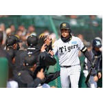 迎えられる中川