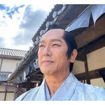 &ldquo;大岡越前&rdquo;高橋克典のオフショットに反響「克典さまにぴったり」「違和感ない」