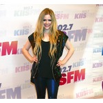 病気乗り越えアヴリル・ラヴィーンが新作発表へ