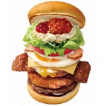 ロッテリアが迫力満点の「全部のせバーガー」、見た目も食べ応えも十分。