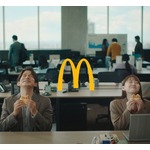 &ldquo;4年目タッグ&rdquo;岡田准一＆山田杏奈のマック新CM、マックグリドルが12年ぶり登場