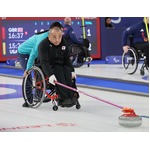 ストーンを放つ中島