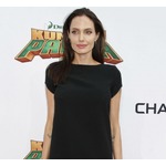 アンジー、亡き母と頻繁に&ldquo;対話&rdquo;