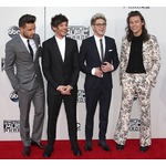 ロンドン火災チャリティ曲で1Dの4人全員集合か