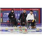 見守る小川、中島組