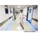 &ldquo;キックボード看護師&rdquo;に物議、秒単位の治療が必要な救急病院に導入。