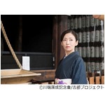 松雪泰子が&ldquo;一人二役&rdquo;に挑戦、それぞれの娘役に橋本愛と成海璃子。