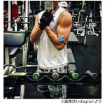 オリラジ藤森の筋肉がすごい、鍛え上げられた太い腕に「腕枕きぼん&hellip;」。