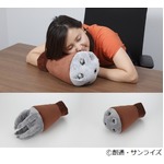 アッガイの腕でスヤスヤ&hellip;キャラ腕枕が誕生