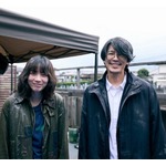 のん、藤木直人と&ldquo;粉まみれ&rdquo;に&hellip;自然な笑顔を見せる2ショットに反響