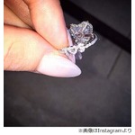 婚約でニヤけが止まらぬガガ、自身のInstagramにハッピーな投稿次々。