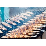 東京タワーでさんま振る舞い、大船渡産3,333人分を炭火焼きで無料提供。