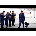 警察犬「ブラックシャドー号」引退　勤続１１年、里親の元へ　警視庁