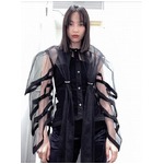 のん、&ldquo;甲冑&rdquo;のようなシースルートップス姿に反響