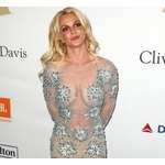 ブリトニー・スピアーズ「階段から落ちた」膝の負傷を告白