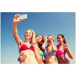 &ldquo;危険な自撮り&rdquo;注意呼びかけ、死亡事故相次ぐロシアでキャンペーン。