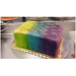 クルクル回転させると色が変わる&ldquo;摩訶不思議なケーキ&rdquo;が話題に。