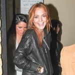 リンジー追突事故が示談で解決、2012年にポルシェでトラックに突っ込む。